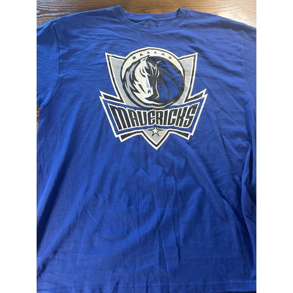 NEW Majestic Dallas Mavericks #32 Mayo Graphic T-Shirt Mens Size Large Blue